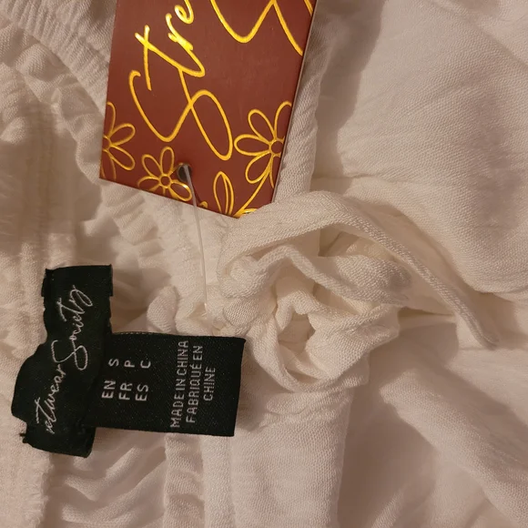 White Ruffled Women's Top - Picture 7 of 7